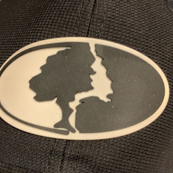 Mossy Oak size large/extra-large cap.  Flex fit - Picture 6 of 7